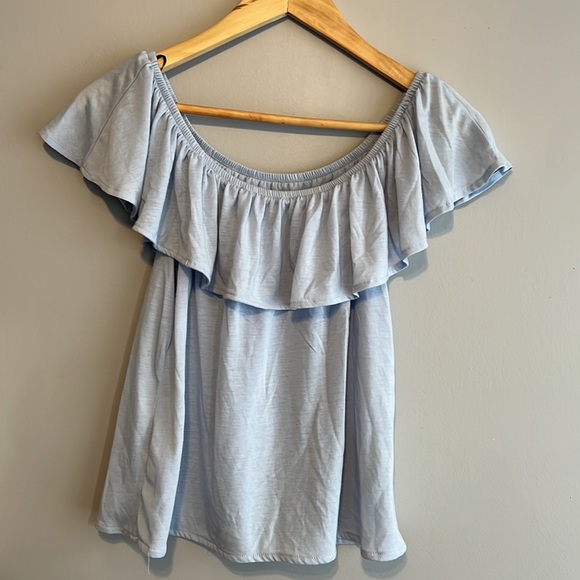 Off the shoulder small t-shirt - Picture 2 of 3